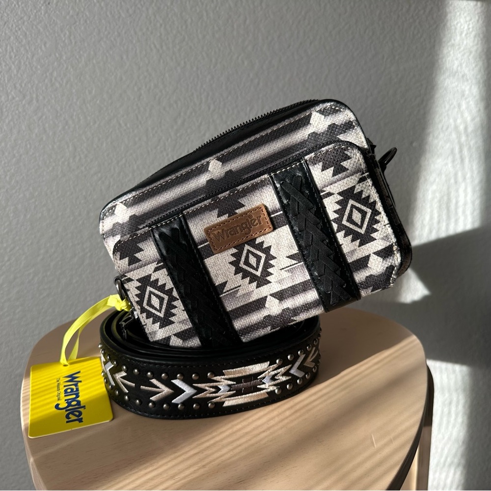 NWT Wrangler Crossbody Boho Aztec Purse Back with Guitar Leather Strap